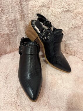Carlos by Carlos Santana Pacey Black Leather Slingback Booties